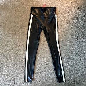 Spanx leggings in Medium
